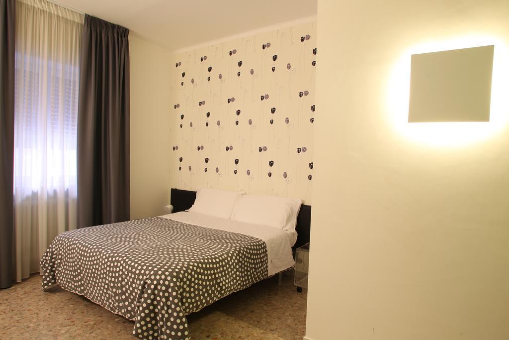 Viasparano B&B Bari Bilik gambar